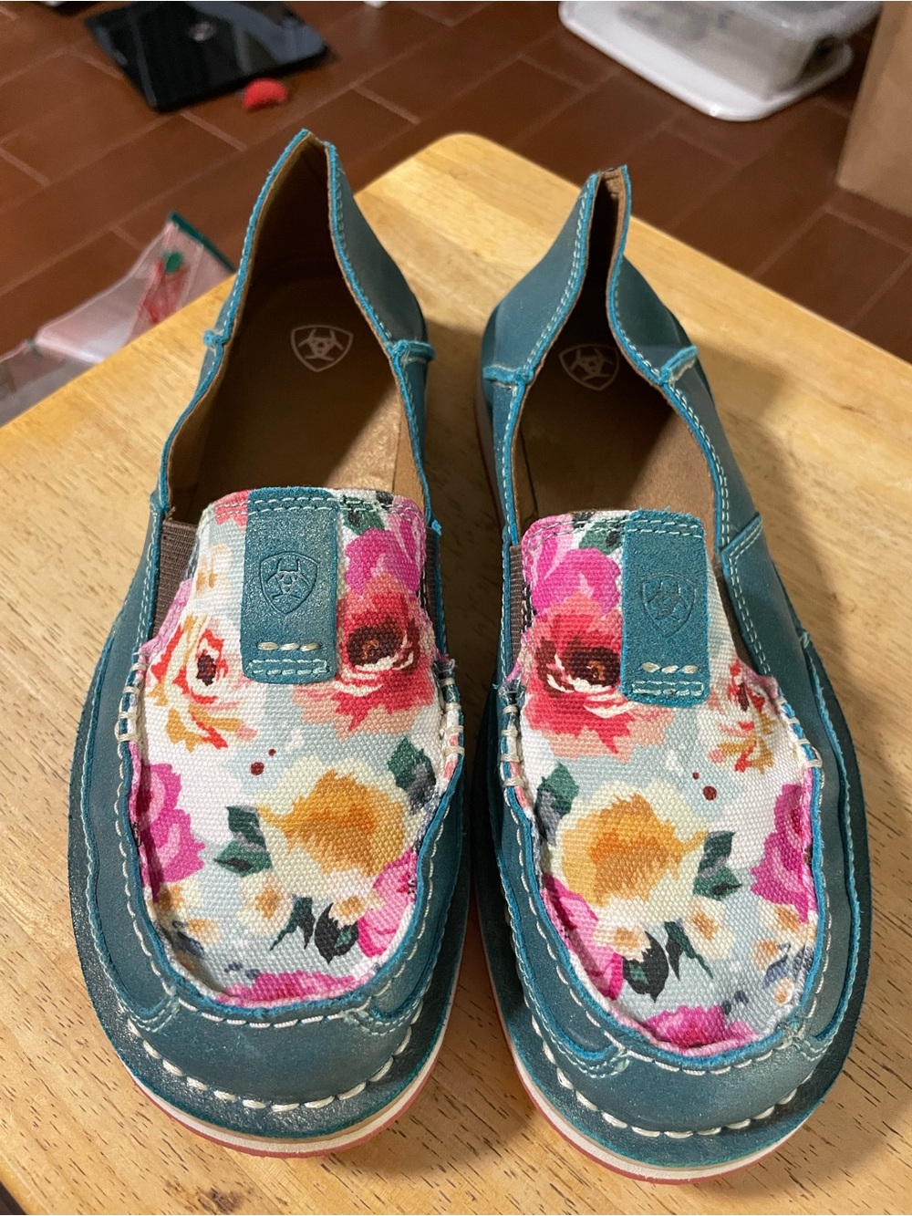 Ariat Cruiser slip on shoe flat loafer pool blue floral pink yellow canvas 8 MED - Picture 5 of 16